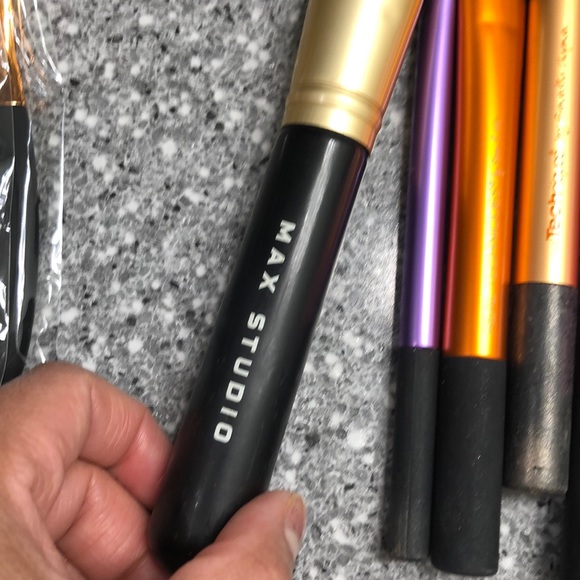 Makeup brushes bundle! - Picture 6 of 7